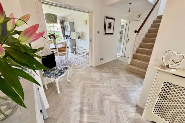45, Crosby Hill Drive, Surrey photo 4
