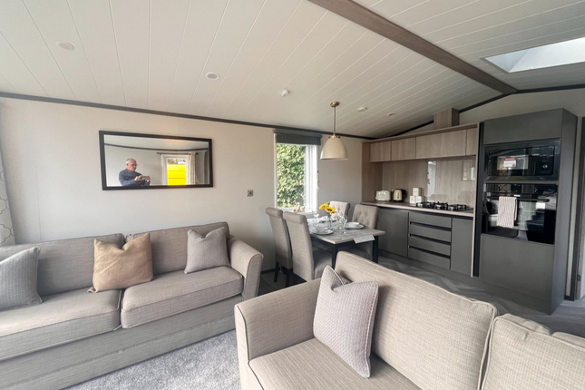 2, Cotswold Grange Country Park, Meadow Lane, Twyning photo 3