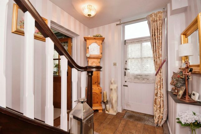 Iving Cottage, Barratts Yard, North Church Street, Bakewell photo 2