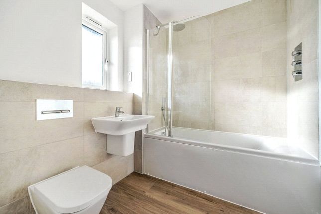 1, Laburnum Avenue, Devon photo 4