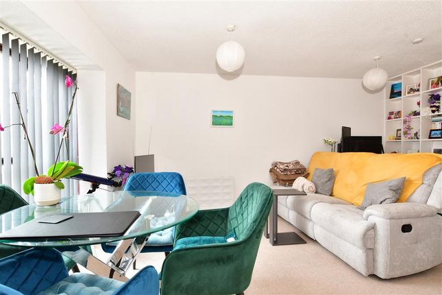 Thumbnail Flat for sale in Balfour Road, Chatham, Medway