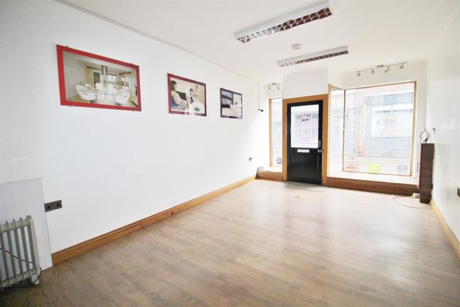 Commercial property to let in New Street, Selby