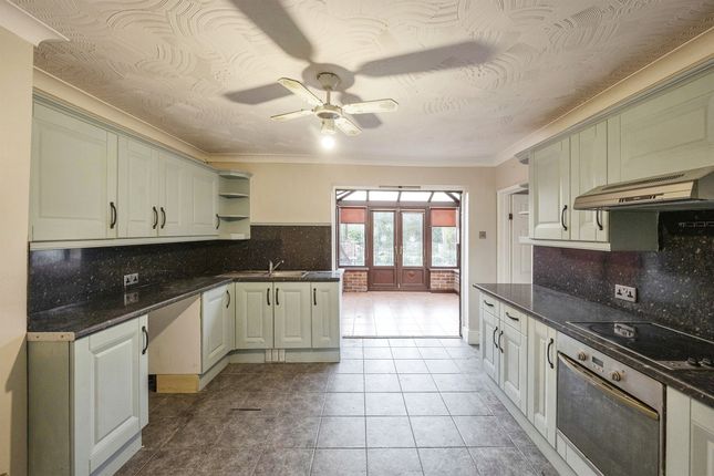 End terrace house for sale in Avenue Road, Askern, Doncaster