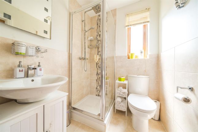 5, Clos Cae Bach, Llanelli photo 4
