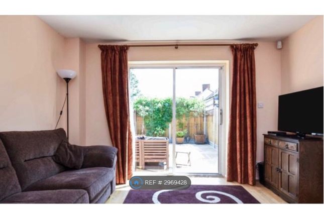 A Halbutt Street, Dagenham photo 4