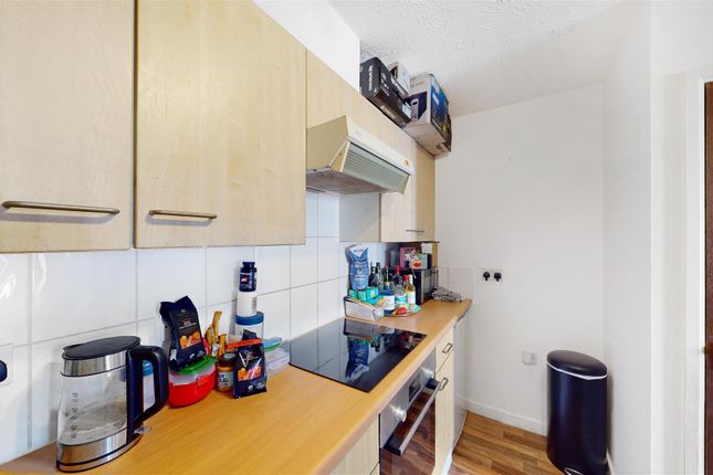 Flat to rent in Astra Apartment, Globe Road, Bethnal Green