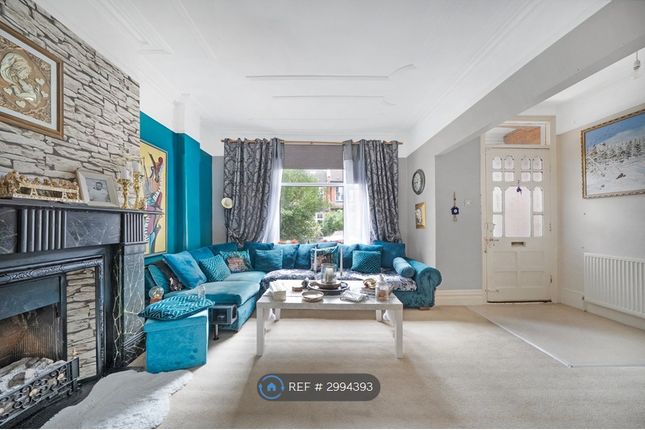 Ollerton Road Arnos Grove, London photo 3