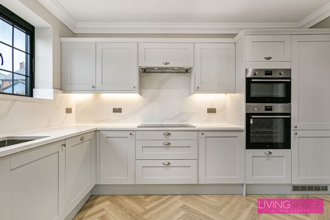 PLOT 4, Barley Close, St Albans photo 4