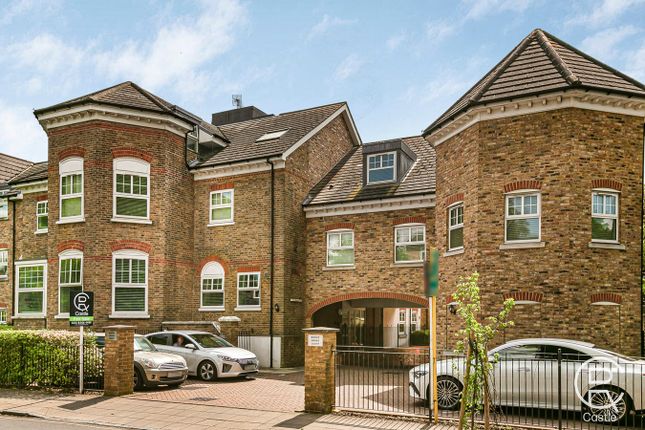 Thumbnail Flat for sale in Golden Manor, Hanwell, London