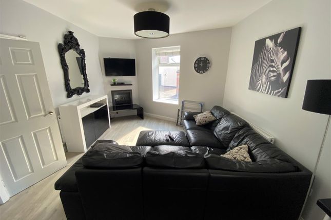 End terrace house to rent in Burton Road, Derby