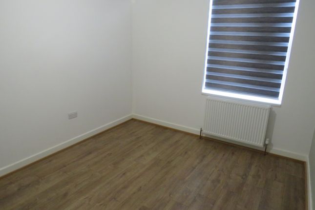 Terraced house to rent in Pottery Road, Oldbury