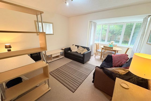 10 Trawler Road, Swansea photo 2