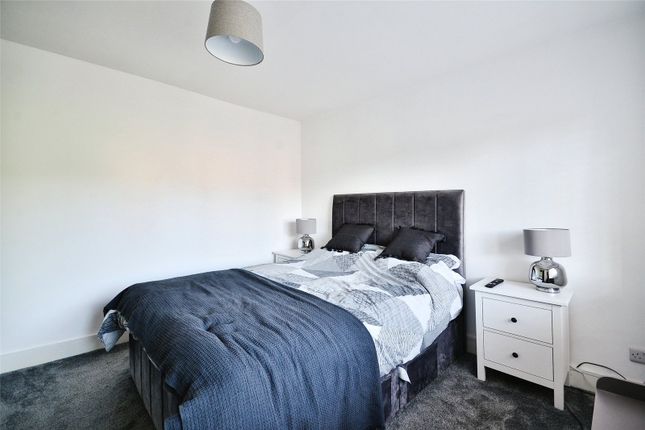 Flat for sale in Lumb Lane, Bramhall, Stockport, Greater Manchester