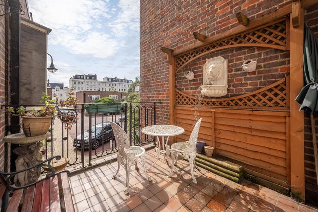 Thumbnail Property to rent in Robert Close, Little Venice