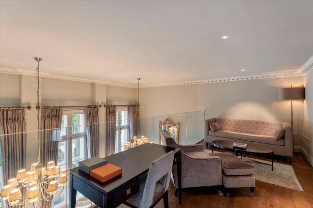 Flat for sale in Rutland Gate, Knightsbridge, London