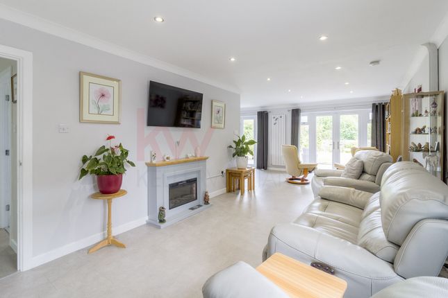 5, Lyne Walk, Hackleton, Northampton, Northamptonshire photo 4