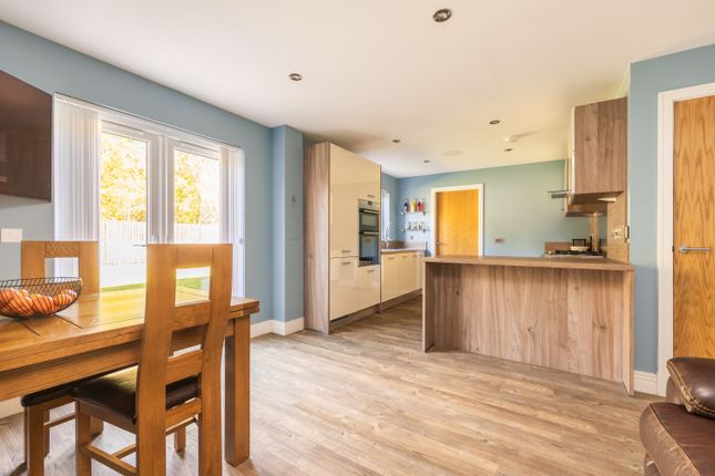 29, Kilburn Wood Drive, Roslin photo 4