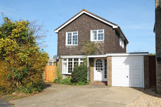 Thumbnail Detached house to rent in Samber Close, Lymington