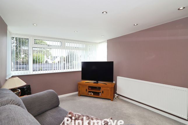 5, Cefn Court, Newport photo 4