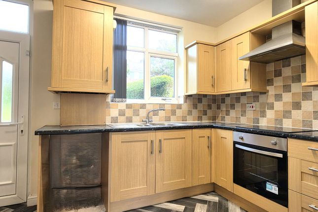 105 Hartley Brook Avenue, Sheffield photo 2