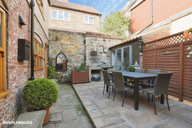 1 Oswy Square, Whitby photo 3