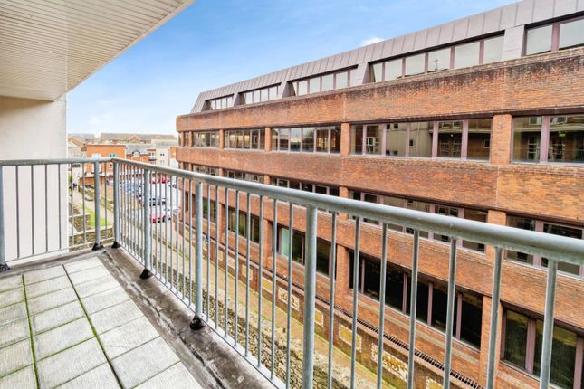 Flat for sale in City Court, 15 Lower Canal Walk, Southampton, Hampshire