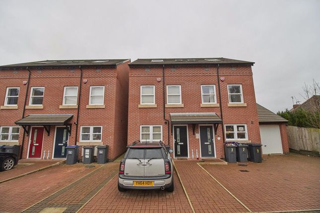 Thumbnail Town house to rent in Well Lane, Hinckley
