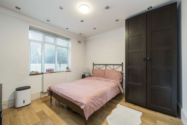 45, Northcote Avenue, London photo 4