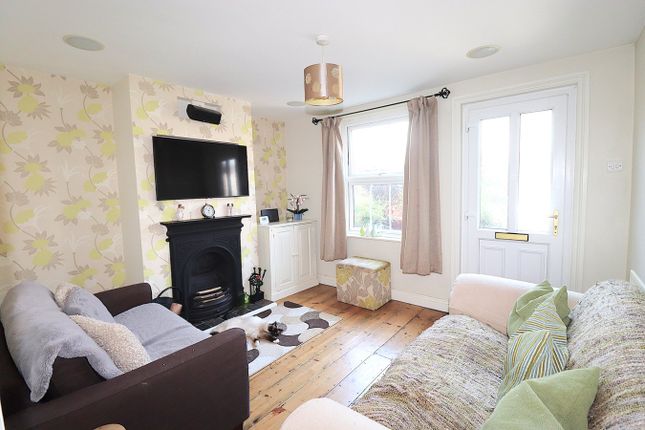 25, High View Road, FARNBOROUGH photo 3