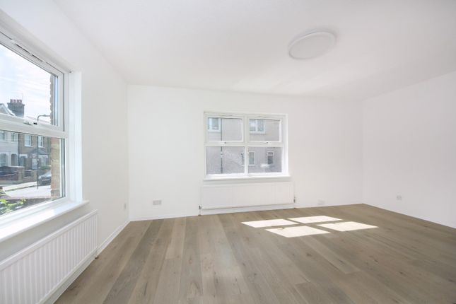 1,30, Osterley Park View Road, London photo 4