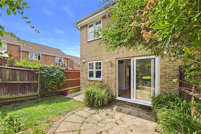 19, Martel Close, Surrey photo 2