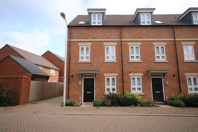 End terrace house for sale in Fairstone, Newbury