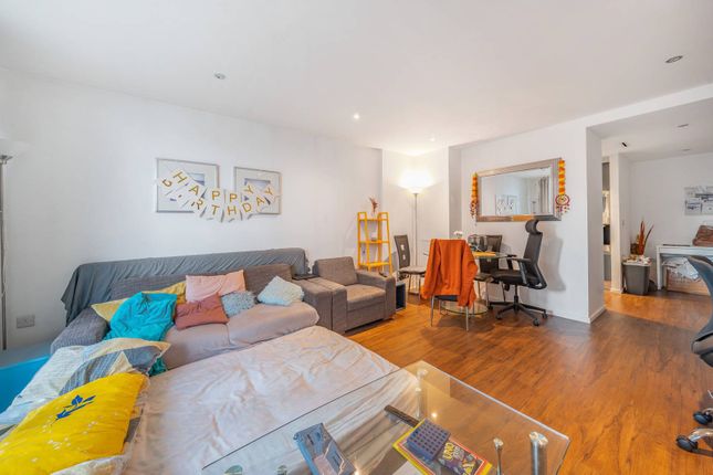 Thumbnail Flat to rent in The Oxygen, Royal Docks, London