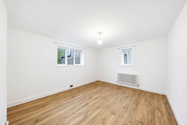 Gordon Road, Kingston Upon Thames photo 4