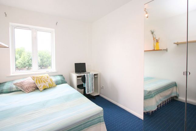 Thumbnail Room to rent in Masters Drive, London