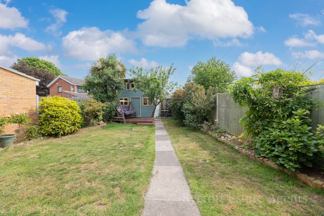 45, Edinburgh Avenue, Great Yarmouth photo 4