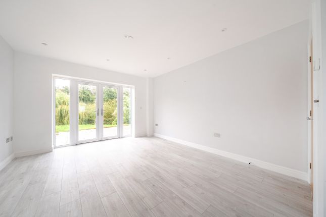 Brook House, 6, Wildwood Close, Hampshire photo 4