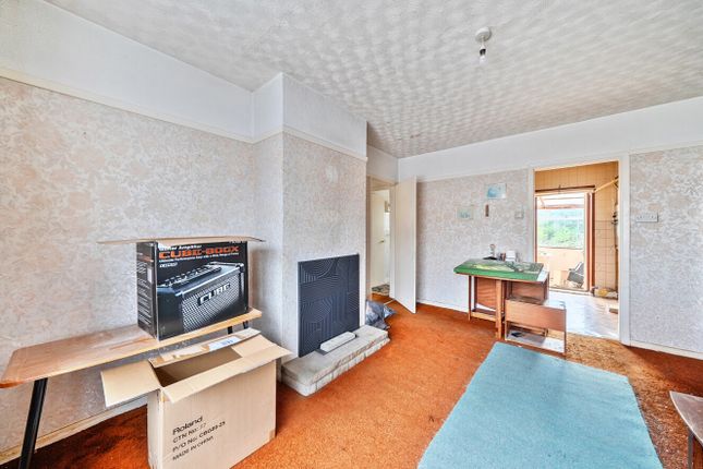 4, Hillcrest Avenue, Maidenhead photo 4