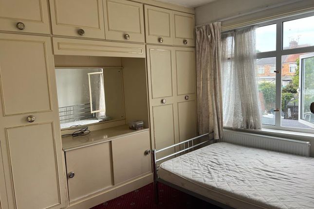 Penderel Road, Hounslow photo 2
