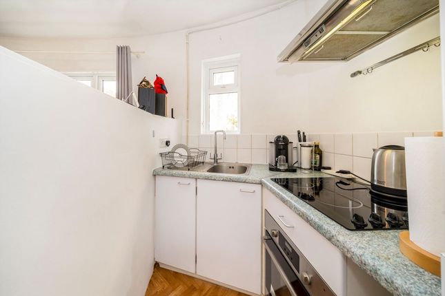 Flat 3, 107, Gloucester Terrace, London photo 4