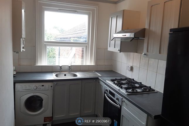 Flat, London Road, Bexhill-On-Sea photo 3
