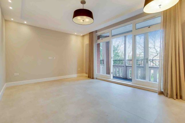 Flat to rent in Hampstead Heights, Fitzjohns Avenue, Hampstead