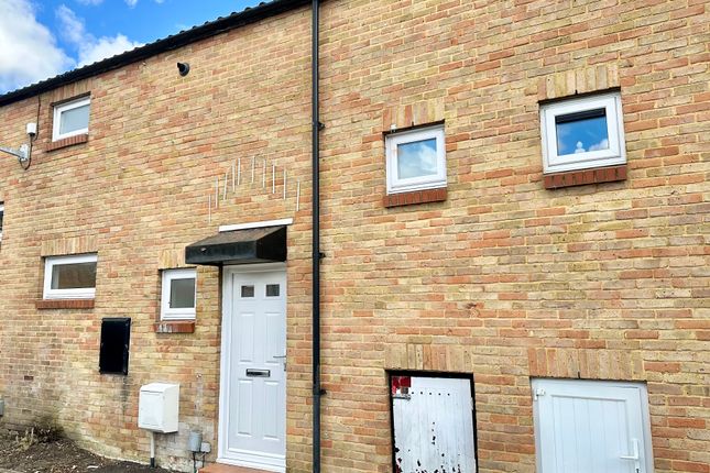 Thumbnail Terraced house to rent in Nith Walk, Bedford