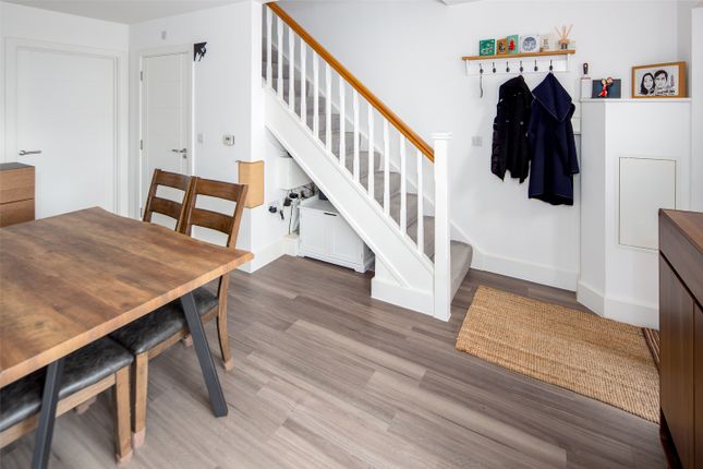 5, Austin Way, Bicester photo 4