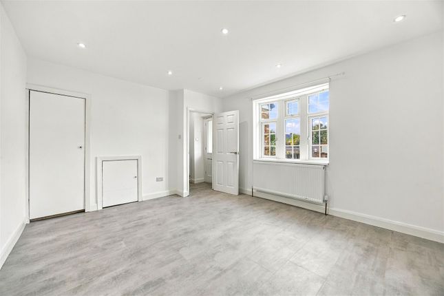 Wescott Way, Uxbridge photo 3