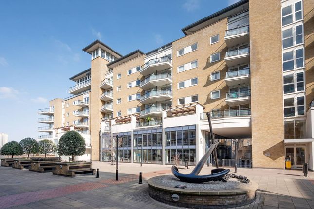 Flat for sale in Smugglers Way, Wandsworth Town, London