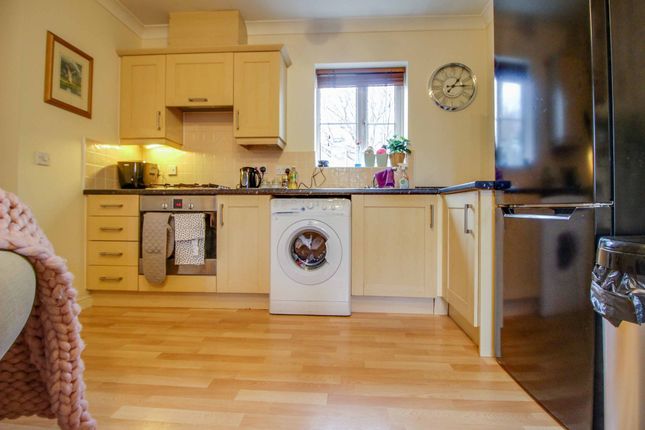 2 Ursa Way, Swindon photo 4