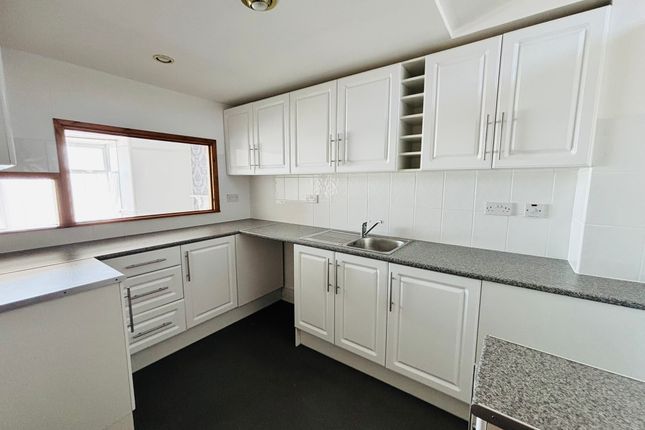 Flat 2, 18, Marine Terrace, Penzance photo 5