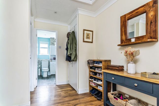 16, Lindley Road, Surrey photo 4