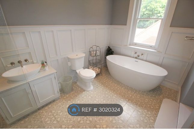 Crofts House, Petworth Road Haslemere, Haslemere photo 4